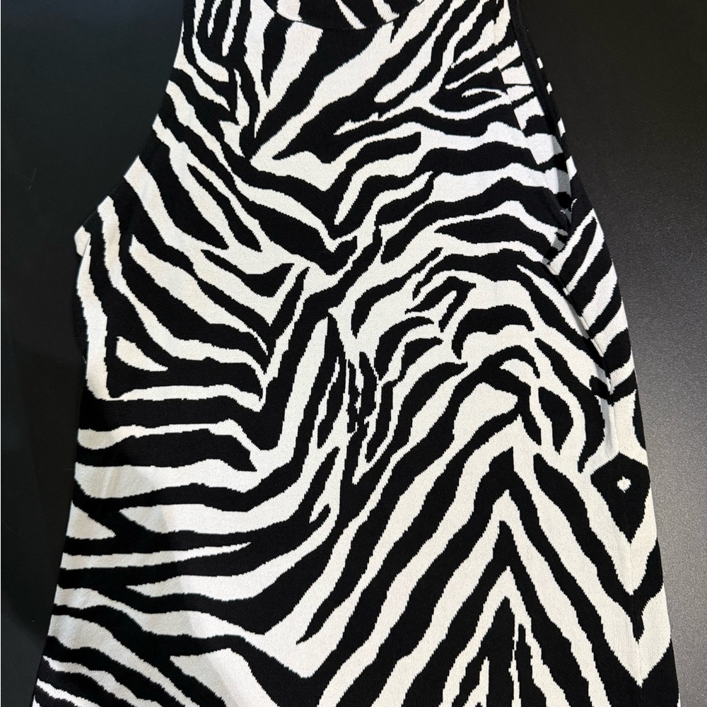 White House Black Market Zebra Print Sleeveless Tank Top – Size L - Picture 4 of 4